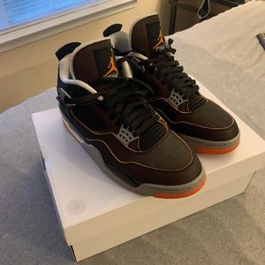 Jordan 4 starfish size 9.5men/11womens